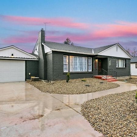 Cute Remodeled Midcentury Cottage On Boise Bench Exterior foto